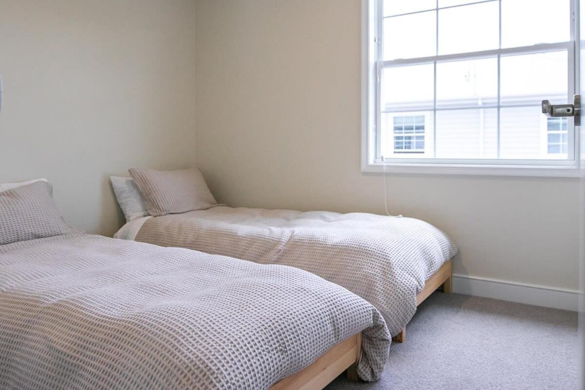 Parkside Heritage Retreat 3-Bedroom Terrace Charm 基督城 外观 照片